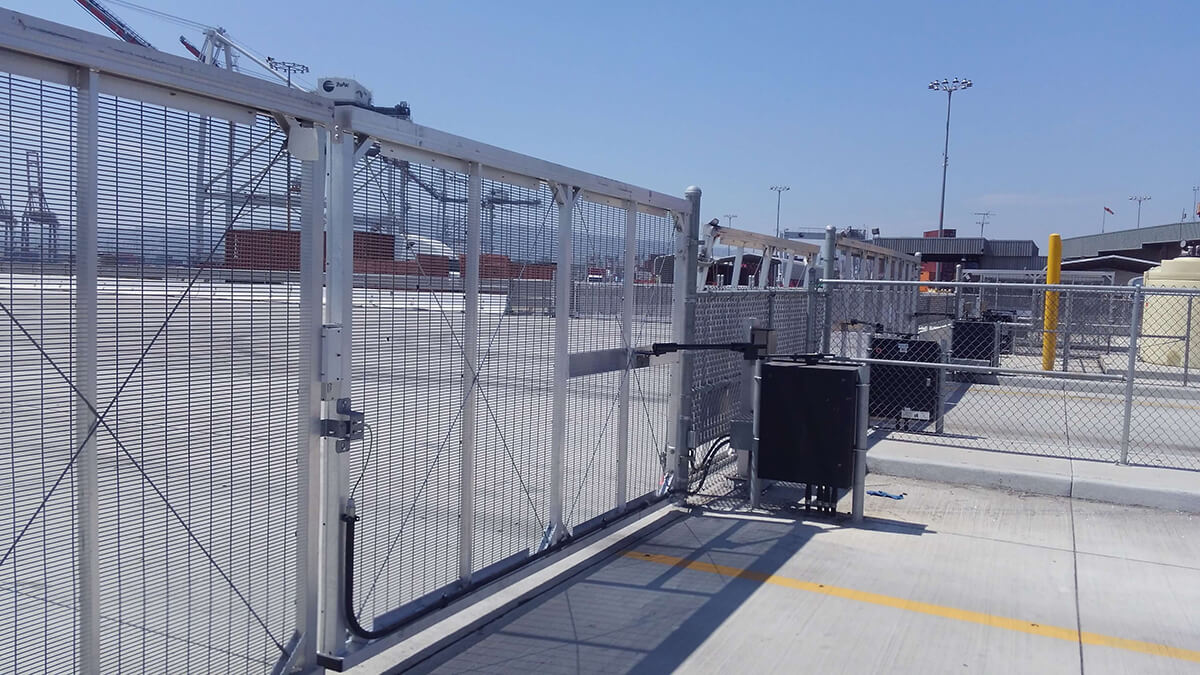 Los Angeles automatic swing gate